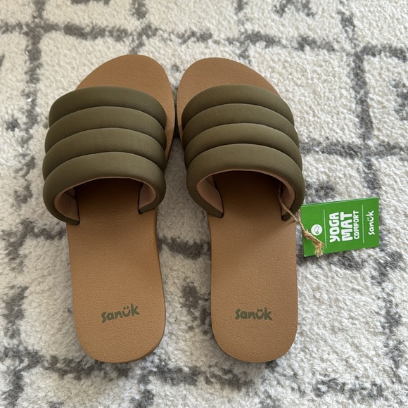 SANUK WOMEN'S PUFF N SLIDE ST DARK OLIVE - Picture 6 of 7